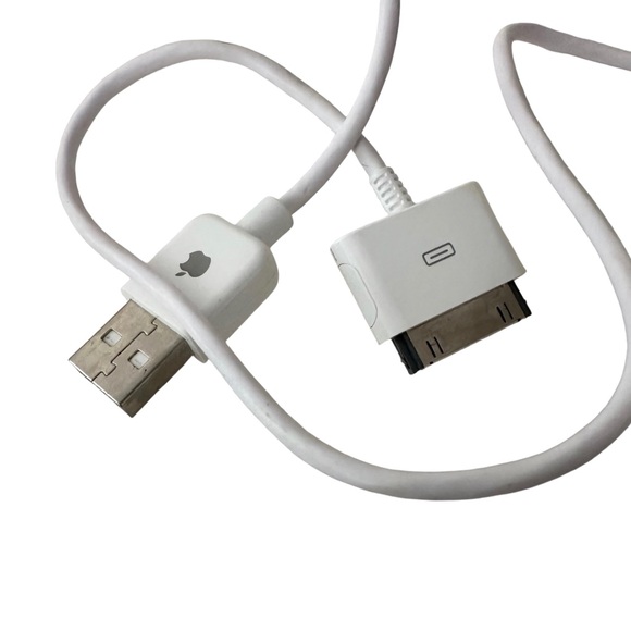 Apple A1219 iPad 1st Gen 16GB WiFi Silver and Black with Charging Cord - Picture 5 of 6